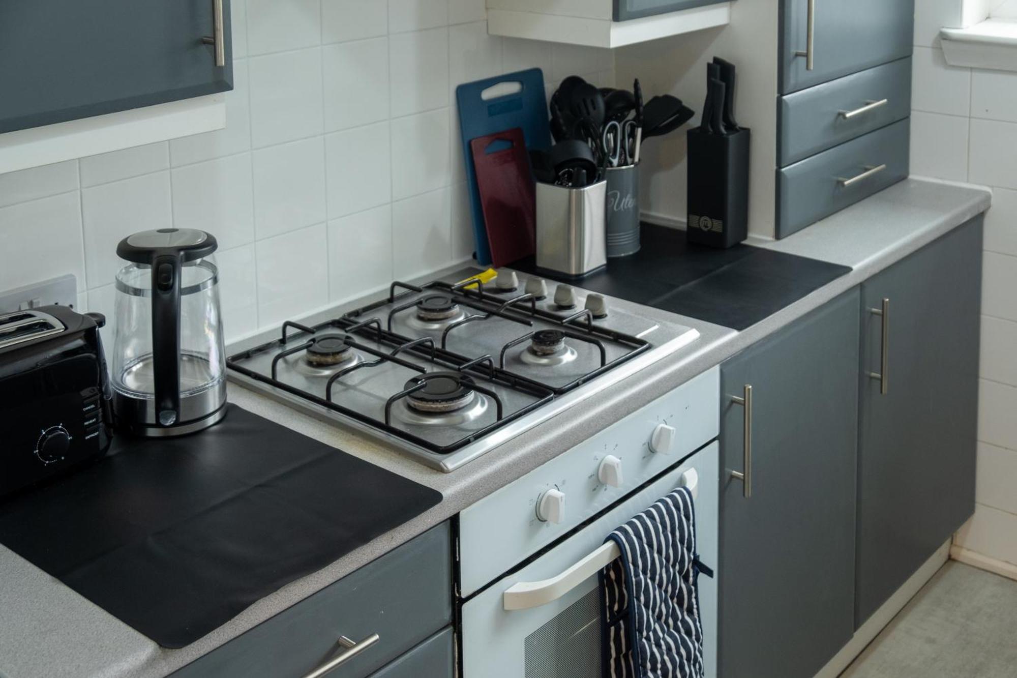 2 Bedroom Beautiful Apartment In Motherwell Mossend Екстер'єр фото
